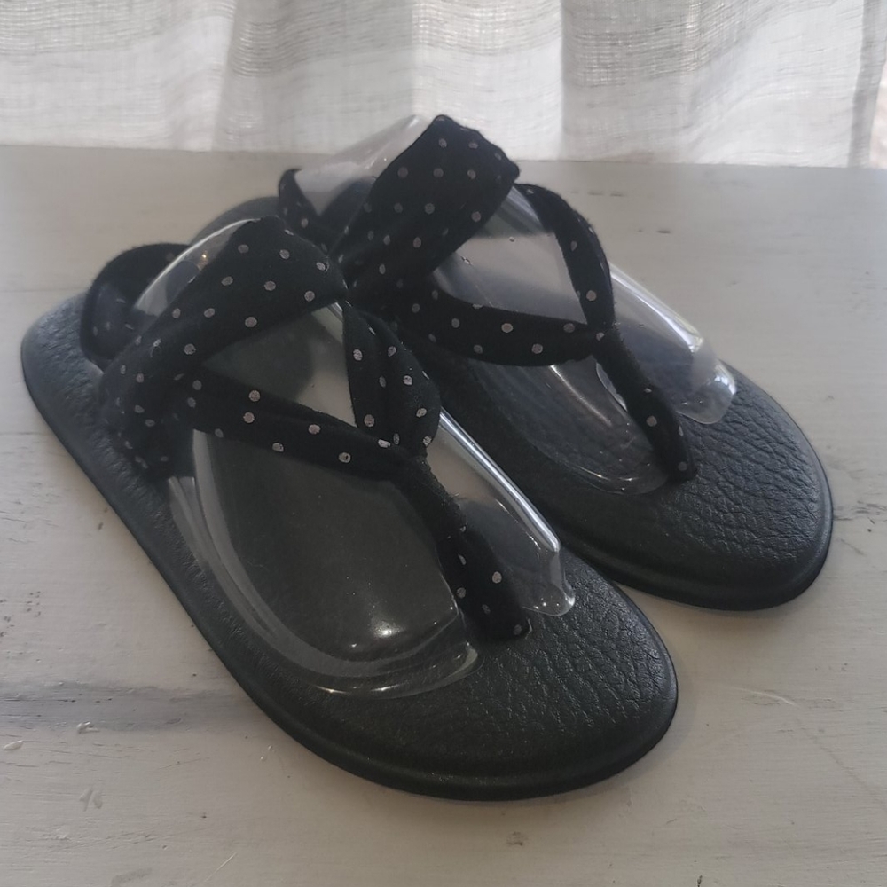 Sanuk Yoga Sling Black Polka Dot Sz. 6
